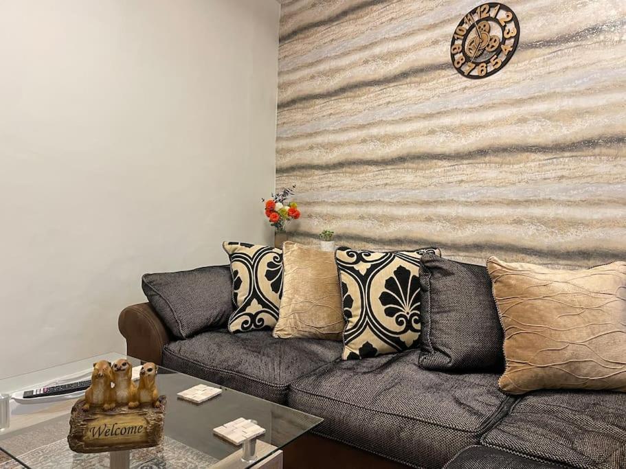 Beanies Lornestreet Four Bed House Apartamento Swindon Exterior foto