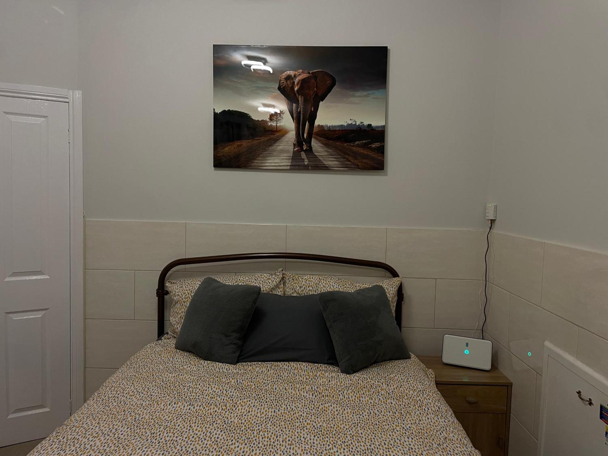 Beanies Lornestreet Four Bed House Apartamento Swindon Exterior foto