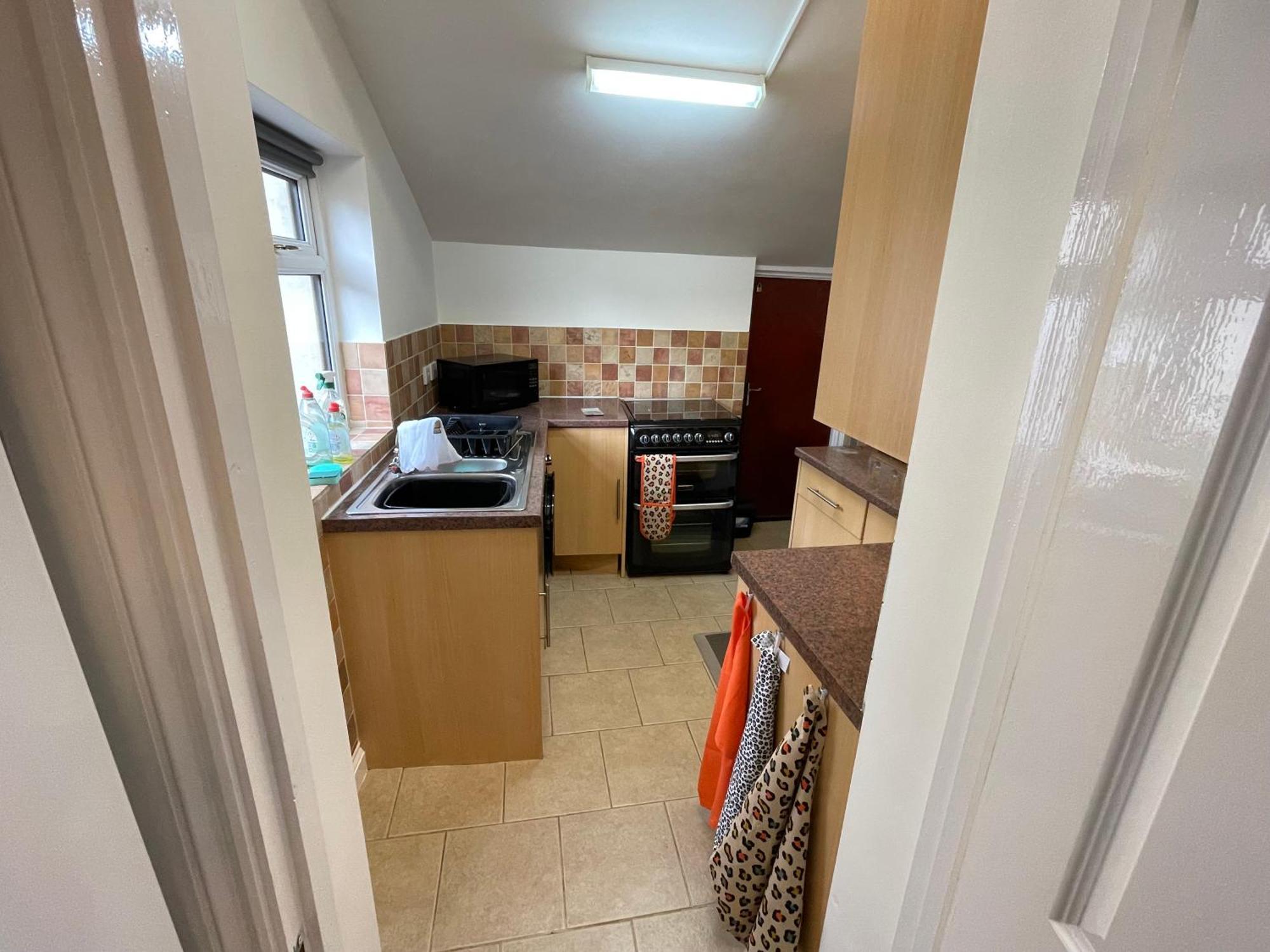 Beanies Lornestreet Four Bed House Apartamento Swindon Exterior foto